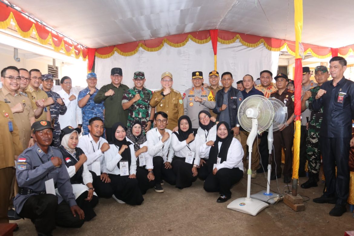 Kapolda Sumsel Bersama Pangdam II/Sriwijaya Dan Pj Gubernur Sumsel Melaksanakan Pemantauan Lapangan Dalam Rangka Memastikan Kesiapan Pelaksanaan Pilkada Serentak tahun 2024 Di Wilayah Kabupaten Banyuasin,Ogan Ilir, Dan Kota Palembang